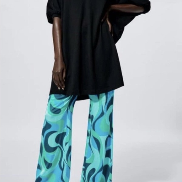 Zara NWT Black Cocoon V Neck Puff Sleeve Batwing Dress Oversized size Medium - Picture 3 of 9